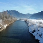 DB65006640_10D1 Fluss Direkt neben dem Haus